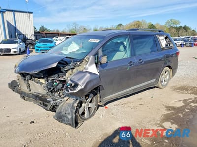 2015 TOYOTA SIENNA 5TDKK3DC5FS539843 - główne zdjęcie licytacji z USA - miniatura