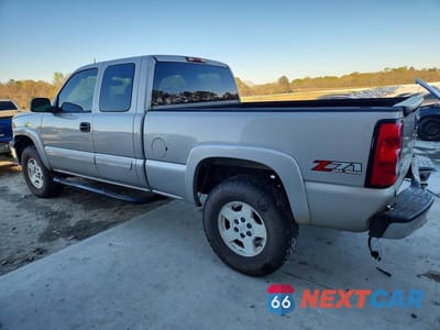 Drugie zdjęcie samochodu z przodu: 2004 CHEVROLET SILVERADO K1500 VIN:1GCEK19T34E168629 - miniatura