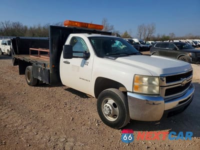 Czwarte zdjęcie samochodu z boku: 2007 CHEVROLET SILVERADO FLATBED TRUCK VIN:1GBJC34K97E560240 - miniatura