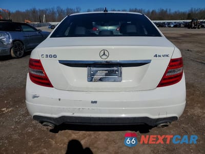 Zdjęcie 6 z 11 samochodu: 2012 MERCEDES-BENZ C 300 4MATIC VIN:WDDGF8BB2CR196426 - miniatura