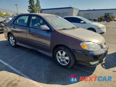 Czwarte zdjęcie samochodu z boku: 2004 TOYOTA COROLLA S VIN:1NXBR32E84Z328995 - miniatura