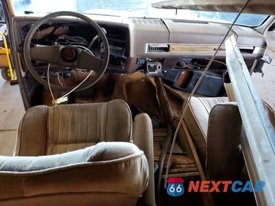 Zdjęcie 8 z 13 samochodu: 1987 CHEVROLET SUBURBAN R20 VIN:1GCGR26N8HF133214 - miniatura