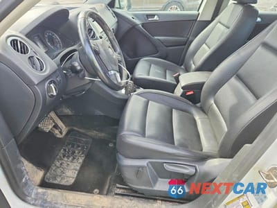 Zdjęcie 7 z 12 samochodu: 2016 VOLKSWAGEN TIGUAN S VIN:WVGBV7AXXGW523933 - miniatura