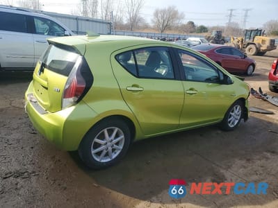 Trzecie zdjęcie samochodu z tyłu: 2016 TOYOTA PRIUS C FOUR VIN:JTDKDTB33G1133846 - miniatura
