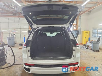 Zdjęcie 6 z 13 samochodu: 2023 JEEP GRAND CHEROKEE L SUMMIT VIN:1C4RJKET4P8103825 - miniatura