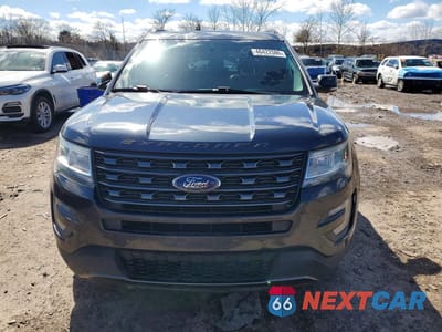 Piąte zdjęcie samochodu w środku: 2017 FORD EXPLORER XLT VIN:1FM5K8D82HGA83606 - miniatura