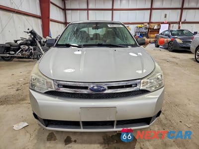 Piąte zdjęcie samochodu w środku: 2010 FORD FOCUS SE VIN:1FAHP3FN4AW247187 - miniatura