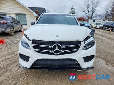 Piąte zdjęcie samochodu w środku: 2018 MERCEDES-BENZ GLE 350 4MATIC VIN:4JGDA5HB9JB115943 - miniatura
