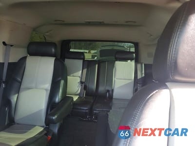 Zdjęcie 10 z 13 samochodu: 2007 CHEVROLET TAHOE K1500 VIN:1GNFK13057R356754 - miniatura