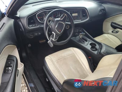 Zdjęcie 8 z 14 samochodu: 2016 DODGE CHALLENGER SXT VIN:2C3CDZAGXGH316937 - miniatura