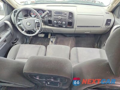 Zdjęcie 8 z 11 samochodu: 2011 CHEVROLET SILVERADO K1500 LS VIN:1GCRKREA2BZ445006 - miniatura