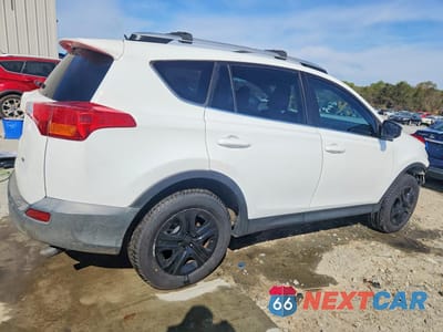 Trzecie zdjęcie samochodu z tyłu: 2015 TOYOTA RAV4 LE VIN:2T3ZFREV4FW203654 - miniatura