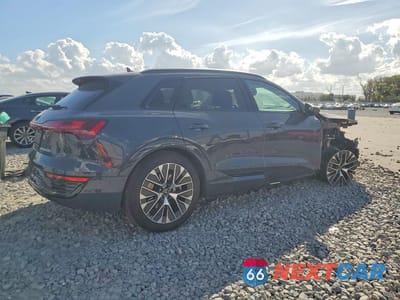 Trzecie zdjęcie samochodu z tyłu: 2024 AUDI Q8 E-TRON PREMIUM PLUS VIN:WA15AAGE7RB066566 - miniatura