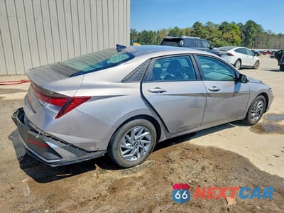 Trzecie zdjęcie samochodu z tyłu: 2024 HYUNDAI ELANTRA SEL VIN:KMHLM4DG2RU664625 - miniatura