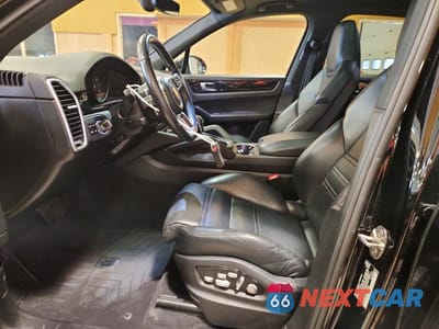 Zdjęcie 7 z 13 samochodu: 2021 PORSCHE CAYENNE VIN:WP1AA2AY7MDA05582 - miniatura