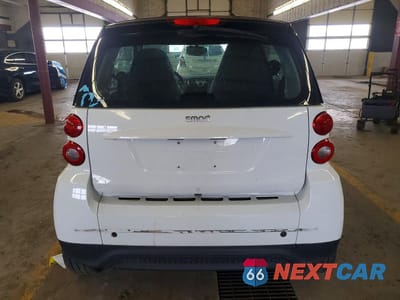 Zdjęcie 6 z 12 samochodu: 2014 SMART FORTWO PURE VIN:WMEEJ3BA6EK781775 - miniatura