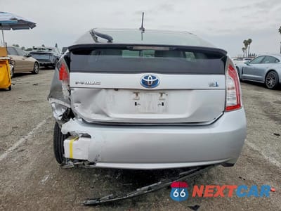Zdjęcie 6 z 12 samochodu: 2013 TOYOTA PRIUS FOUR VIN:JTDKN3DU5D0351856 - miniatura