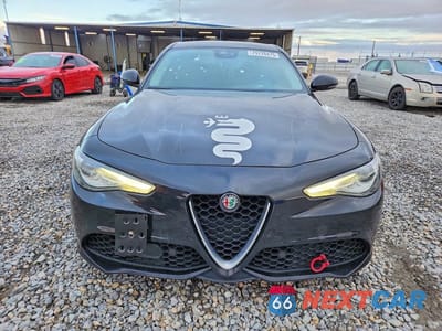 Piąte zdjęcie samochodu w środku: 2018 ALFA ROMEO GIULIA TI Q4 VIN:ZARFAEEN0J7566814 - miniatura