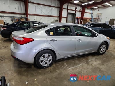 Trzecie zdjęcie samochodu z tyłu: 2014 KIA FORTE LX VIN:KNAFK4A64E5161425 - miniatura