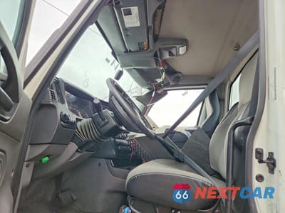 Piąte zdjęcie samochodu w środku: 2025 INTERNATIONAL LT62F SEMI TRUCK VIN:3HSDZTZR2SN152423 - miniatura