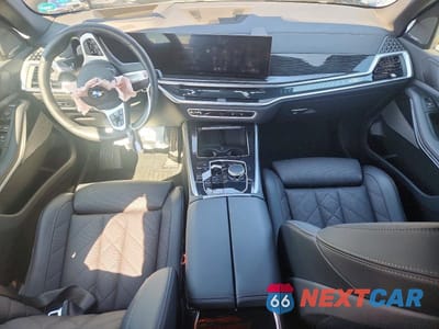 Zdjęcie 8 z 13 samochodu: 2025 BMW X5 XDRIVE40I VIN:5UX23EU08S9W94490 - miniatura