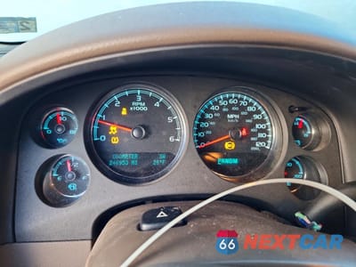 Zdjęcie 9 z 13 samochodu: 2013 CHEV SUBURBAN VIN:1GNSCJE06DR155840 - miniatura