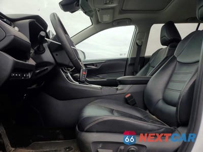 Zdjęcie 7 z 13 samochodu: 2020 TOYOTA RAV4 XLE PREMIUM VIN:2T3A1RFV0LW125895 - miniatura