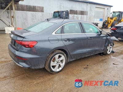 Trzecie zdjęcie samochodu z tyłu: 2024 AUDI A3 PREMIUM PLUS VIN:WAUHUDGY8RA023587 - miniatura