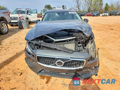 Piąte zdjęcie samochodu w środku: 2020 VOLVO S60 T5 MOMENTUM VIN:7JR102FK9LG064379 - miniatura