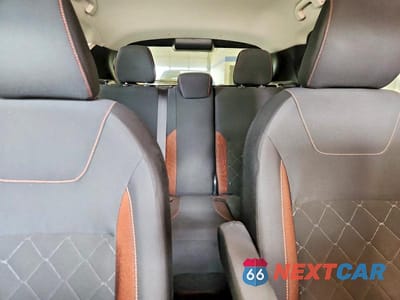Zdjęcie 10 z 12 samochodu: 2019 NISSAN KICKS SR VIN:3N1CP5CU9KL529282 - miniatura