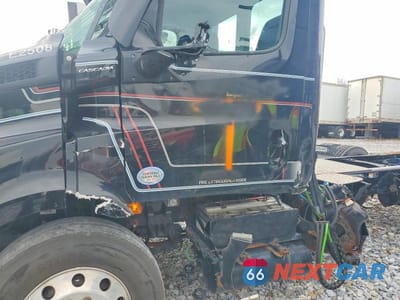 Zdjęcie 9 z 10 samochodu: 2023 FREIGHTLINER CASCADIA 116 TRUCK CAB AND CHASSIS VIN:3AKJHTDV2PSNK5894 - miniatura
