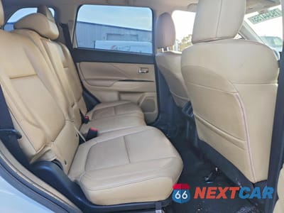 Zdjęcie 11 z 13 samochodu: 2019 MITSUBISHI OUTLANDER SE VIN:JA4AD3A32KZ011206 - miniatura