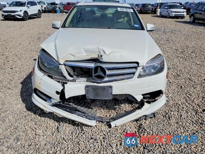 Piąte zdjęcie samochodu w środku: 2011 MERCEDES-BENZ C 300 VIN:WDDGF5EB5BR151280 - miniatura