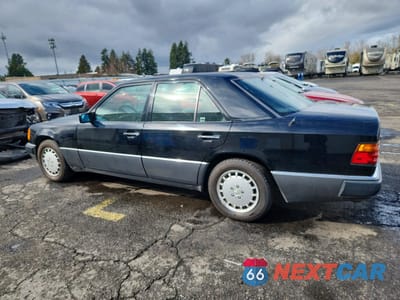 Drugie zdjęcie samochodu z przodu: 1993 MERCEDES-BENZ 300 E 2.8 VIN:WDBEA28E4PB858079 - miniatura