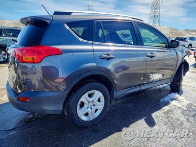 Trzecie zdjęcie samochodu z tyłu: 2015 TOYOTA RAV4 LE VIN:JTMZFREV0FJ059308 - miniatura