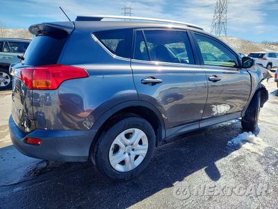 Trzecie zdjęcie samochodu z tyłu: 2015 TOYOTA RAV4 LE VIN:JTMZFREV0FJ059308 - miniatura