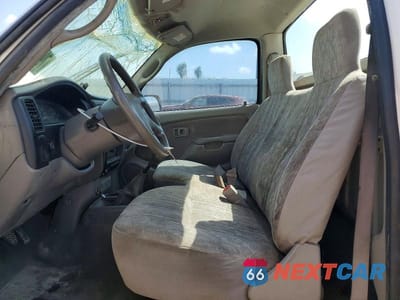 Zdjęcie 7 z 11 samochodu: 2004 TOYOTA TACOMA BASE VIN:5TENL42N74Z464292 - miniatura