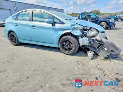 Czwarte zdjęcie samochodu z boku: 2013 TOYOTA PRIUS FOUR VIN:JTDKN3DU2D5666083 - miniatura