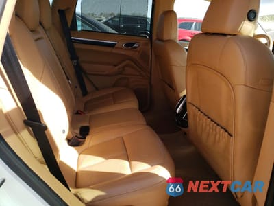 Zdjęcie 11 z 13 samochodu: 2014 PORSCHE CAYENNE S HYBRID VIN:WP1AE2A25ELA50348 - miniatura