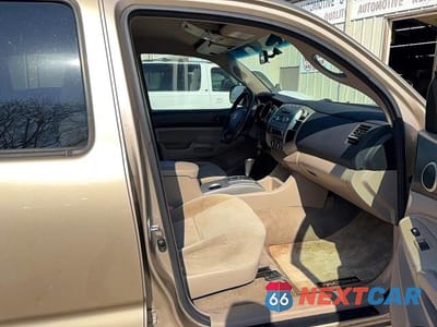 Piąte zdjęcie samochodu w środku: 2005 TOYOTA TACOMA V6 VIN:5TELU42N25Z134548 - miniatura