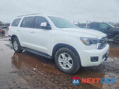 Czwarte zdjęcie samochodu z boku: 2018 TOYOTA SEQUOIA SR5 VIN:5TDBY5G19JS164472 - miniatura