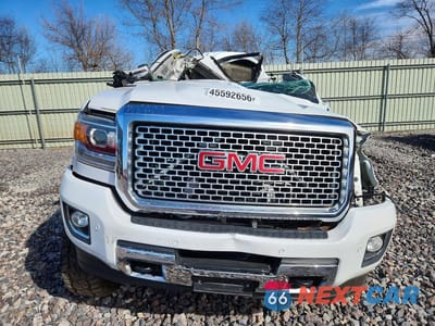 Piąte zdjęcie samochodu w środku: 2016 GMC SIERRA K2500 DENALI VIN:1GT12UE81GF297131 - miniatura