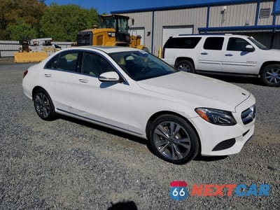 Czwarte zdjęcie samochodu z boku: 2018 MERCEDES-BENZ C 300 4MATIC VIN:55SWF4KB8JU274868 - miniatura