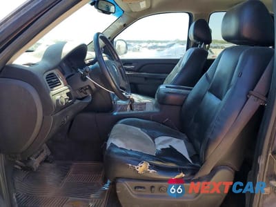 Zdjęcie 7 z 13 samochodu: 2011 CHEVROLET TAHOE C1500 LTZ VIN:1GNSCCE02BR393998 - miniatura