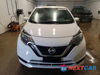 Piąte zdjęcie samochodu w środku: 2019 NISSAN VERSA NOTE S VIN:3N1CE2CP8KL360595 - miniatura