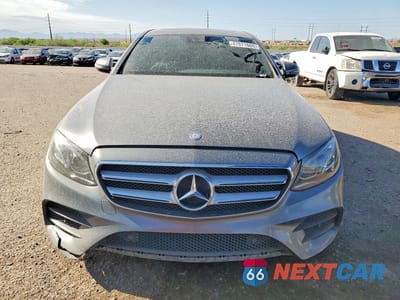 Piąte zdjęcie samochodu w środku: 2017 MERCEDES-BENZ E 300 VIN:WDDZF4JB1HA189881 - miniatura
