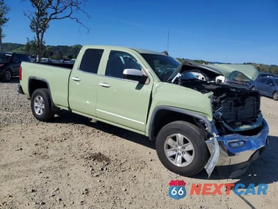 Czwarte zdjęcie samochodu z boku: 2018 GMC SIERRA K1500 SLE VIN:1GTV2MEC6JZ203921 - miniatura