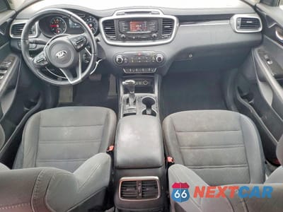 Zdjęcie 8 z 13 samochodu: 2016 KIA SORENTO LX VIN:5XYPG4A3XGG076839 - miniatura