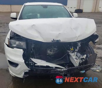 Piąte zdjęcie samochodu w środku: 2020 JEEP GRAND CHEROKEE LAREDO VIN:1C4RJFAG4LC420981 - miniatura