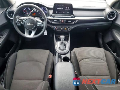 Zdjęcie 8 z 12 samochodu: 2023 KIA FORTE LXS VIN:3KPF24AD0PE594376 - miniatura